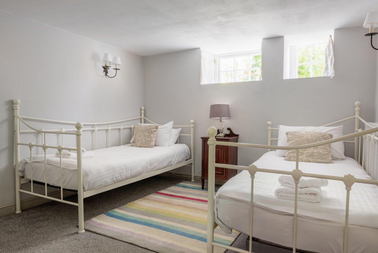 The Old School Rooms Beautiful Georgian Apartment, Sleeps 12 With Wifi And Parking, Near Bath Box  Esterno foto